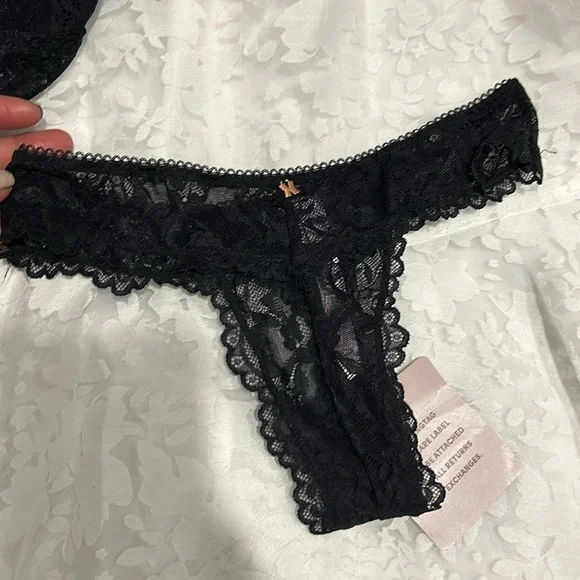 Savage X Fenty Black Lace Bralette and Panty Set NWT S/XS - Picture 8 of 11